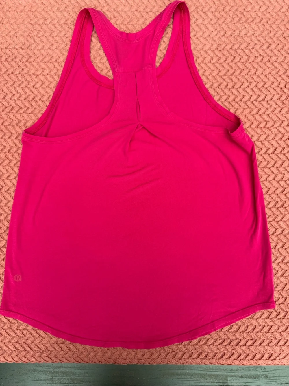 Lululemon lot of 5 tank tops size 6 excellent condition most not worn